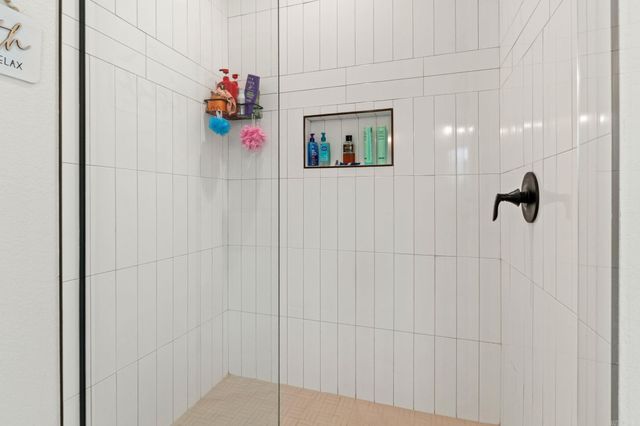 18508 Parkway Pines Drive, Bauxite, AR 72011