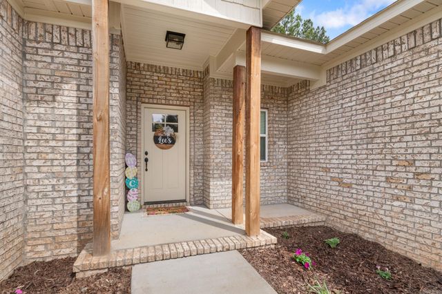 18508 Parkway Pines Drive, Bauxite, AR 72011