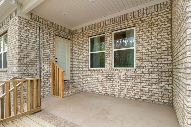 18508 Parkway Pines Drive, Bauxite, AR 72011