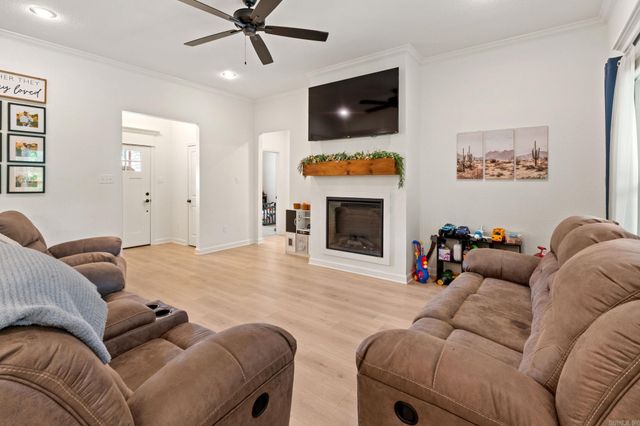 18508 Parkway Pines Drive, Bauxite, AR 72011