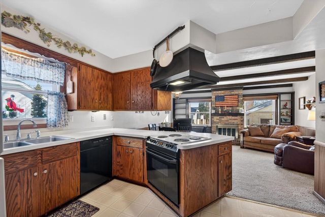 713 West Lawn AVENUE, Racine, WI 53405