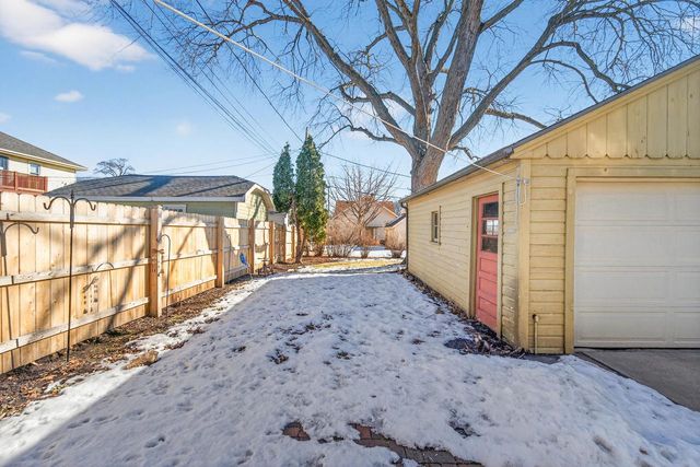 713 West Lawn AVENUE, Racine, WI 53405