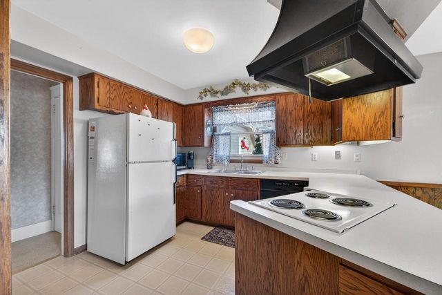 713 West Lawn AVENUE, Racine, WI 53405