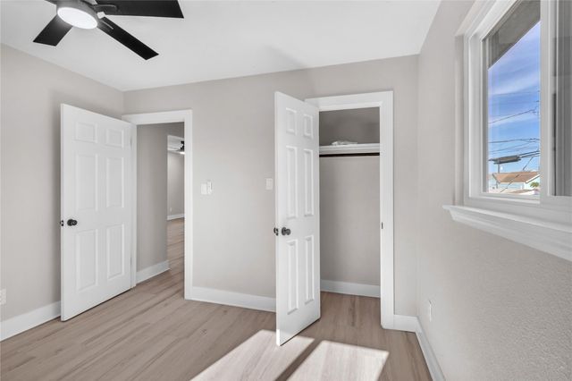 2919 Avenue K 2, Galveston, TX 77550