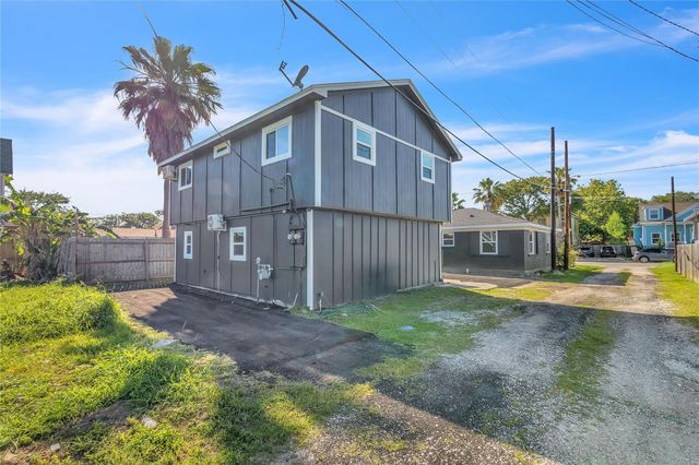 2919 Avenue K 2, Galveston, TX 77550