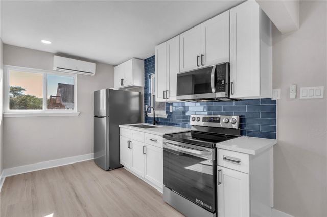 2919 Avenue K 2, Galveston, TX 77550