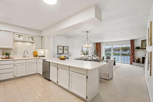 7760 Tuckaway Shores DRIVE, Franklin, WI 53132