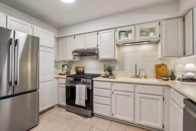 7760 Tuckaway Shores DRIVE, Franklin, WI 53132
