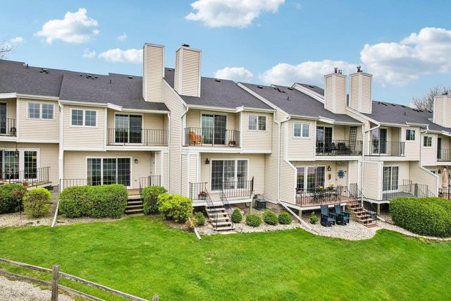 7760 Tuckaway Shores DRIVE, Franklin, WI 53132