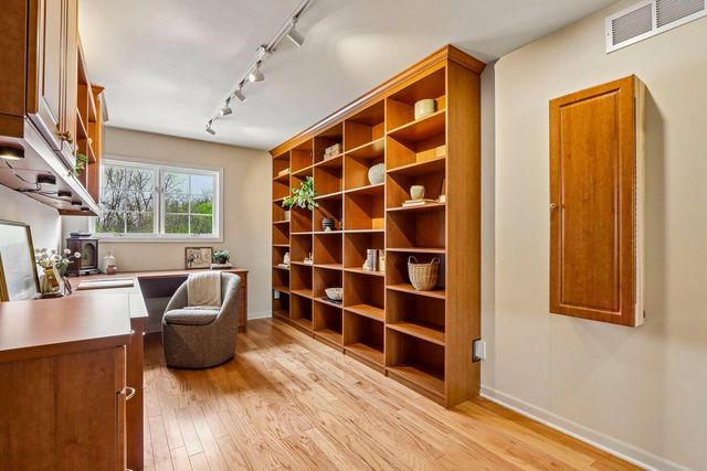 7760 Tuckaway Shores DRIVE, Franklin, WI 53132