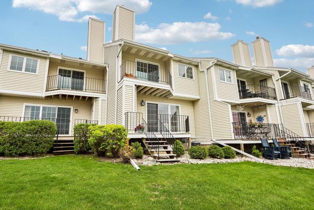 7760 Tuckaway Shores DRIVE, Franklin, WI 53132
