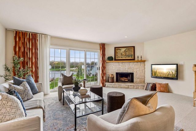 7760 Tuckaway Shores DRIVE, Franklin, WI 53132