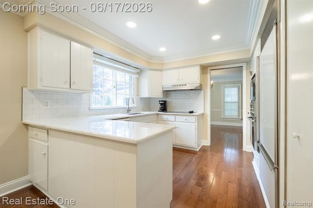 1632 Spotswood Drive, Bloomfield Hills, MI 48302