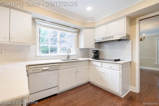 1632 Spotswood Drive, Bloomfield Hills, MI 48302