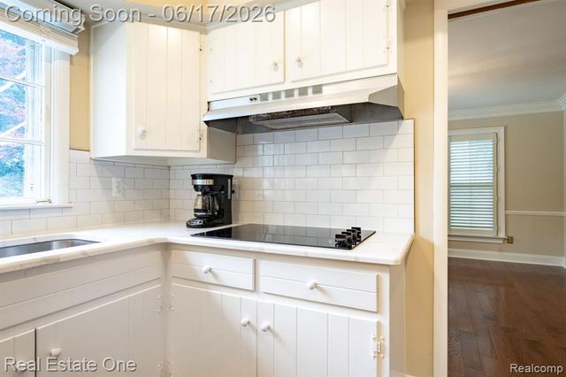 1632 Spotswood Drive, Bloomfield Hills, MI 48302