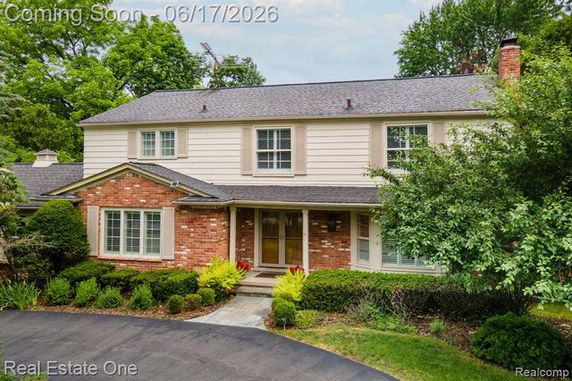1632 Spotswood Drive, Bloomfield Hills, MI 48302