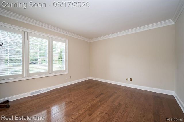 1632 Spotswood Drive, Bloomfield Hills, MI 48302