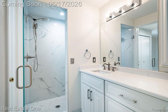 1632 Spotswood Drive, Bloomfield Hills, MI 48302