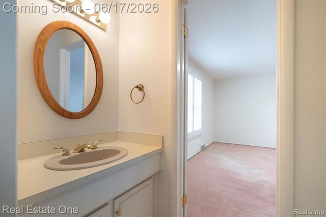 1632 Spotswood Drive, Bloomfield Hills, MI 48302