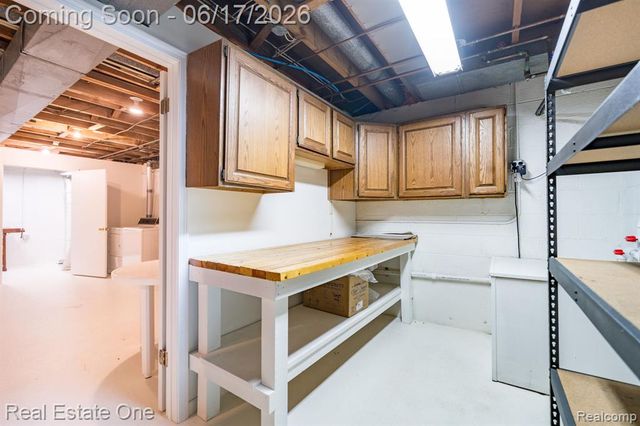 1632 Spotswood Drive, Bloomfield Hills, MI 48302
