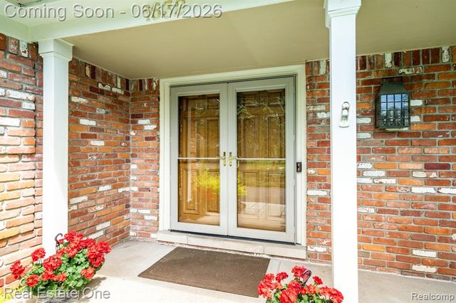 1632 Spotswood Drive, Bloomfield Hills, MI 48302