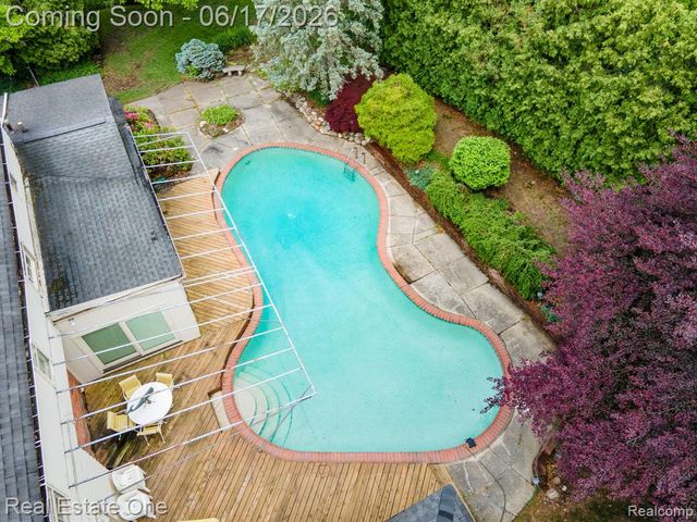 1632 Spotswood Drive, Bloomfield Hills, MI 48302