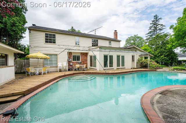 1632 Spotswood Drive, Bloomfield Hills, MI 48302