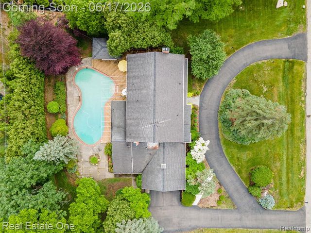 1632 Spotswood Drive, Bloomfield Hills, MI 48302