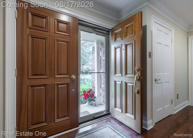 1632 Spotswood Drive, Bloomfield Hills, MI 48302