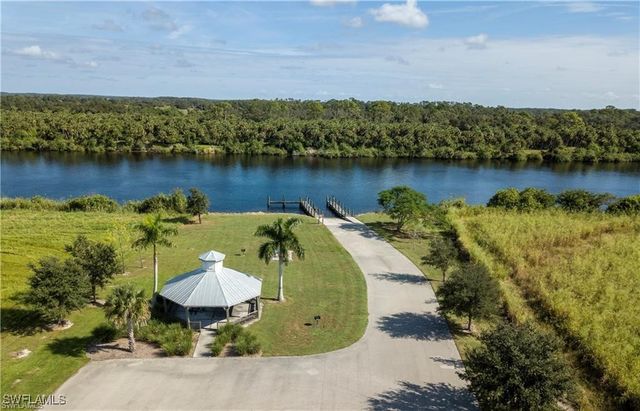 22921 Florida Rosemary LN, Alva, FL 33920