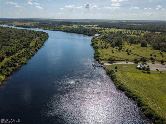 22921 Florida Rosemary LN, Alva, FL 33920