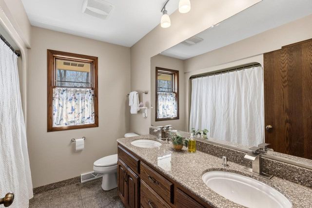 12785 W Bobwood ROAD, New Berlin, WI 53151