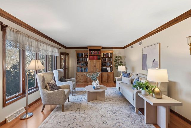 12785 W Bobwood ROAD, New Berlin, WI 53151