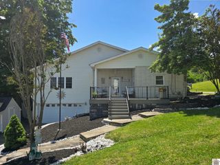 31 2nd Street, Kuttawa, KY 42055