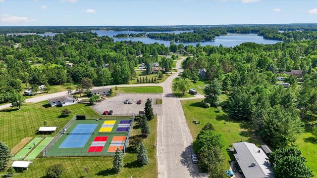 4412 Glasbury Court, Gladwin, MI 48624