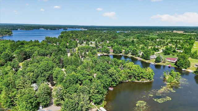 4412 Glasbury Court, Gladwin, MI 48624