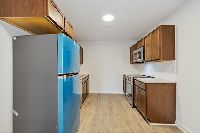 3212-3244 S Victoria Ave, Wichita, KS 67216