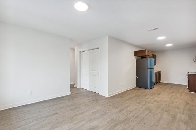 3212-3244 S Victoria Ave, Wichita, KS 67216