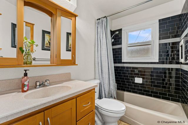 1015 HOY RD, Cheyenne, WY 82009