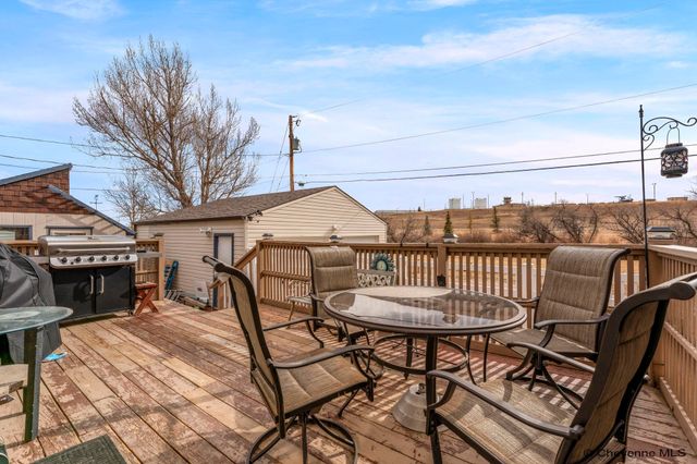 1015 HOY RD, Cheyenne, WY 82009