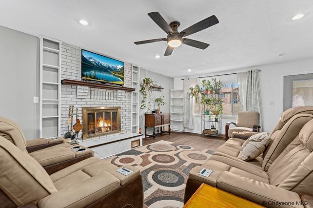 1015 HOY RD, Cheyenne, WY 82009