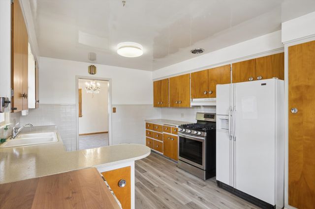 5721 N Whitehouse St, Spokane, WA 99205