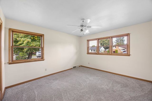 5721 N Whitehouse St, Spokane, WA 99205