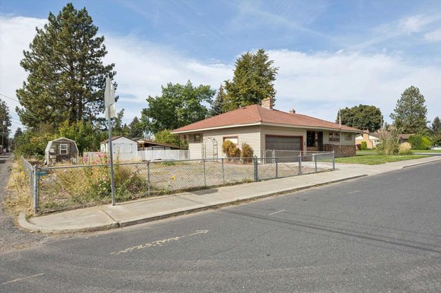 5721 N Whitehouse St, Spokane, WA 99205