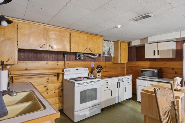 5721 N Whitehouse St, Spokane, WA 99205