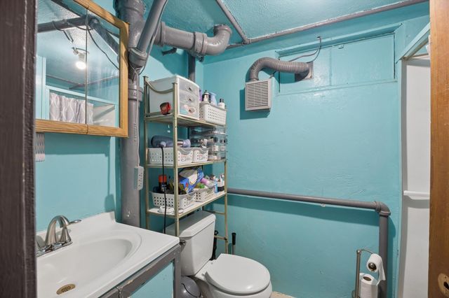5721 N Whitehouse St, Spokane, WA 99205