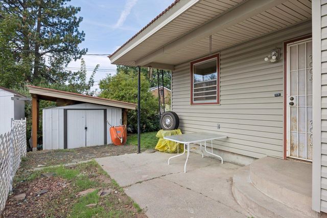5721 N Whitehouse St, Spokane, WA 99205