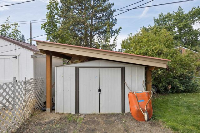 5721 N Whitehouse St, Spokane, WA 99205