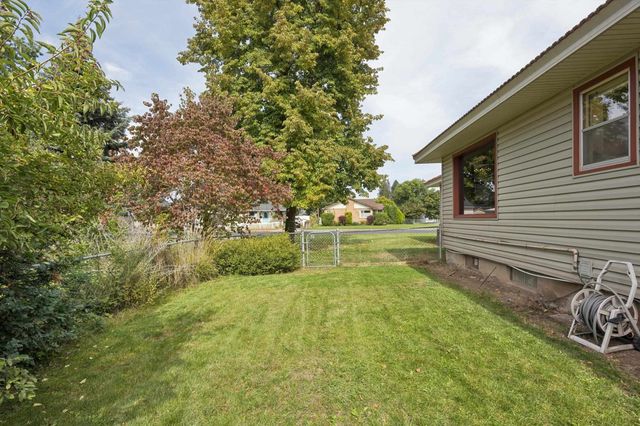5721 N Whitehouse St, Spokane, WA 99205