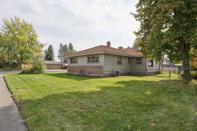5721 N Whitehouse St, Spokane, WA 99205